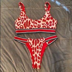 Leopard print bikini set!